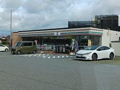 近くのセブンイレブン小野本町店まで1,000m(徒歩13分)