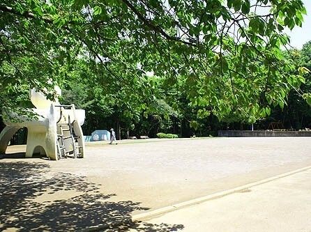 近くの桶川市子ども公園わんぱく村公園まで340m(徒歩5分)