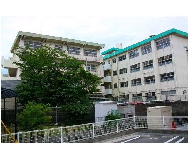 近くの北九州市立 湯川小学校まで600m(徒歩8分)