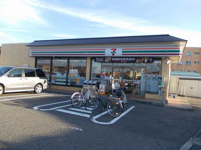 近くのセブンイレブン新潟山二ツ店まで510m(徒歩7分)