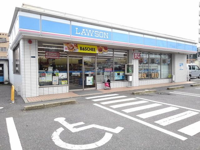 近くのローソン片縄2丁目店まで600m（徒歩8分）