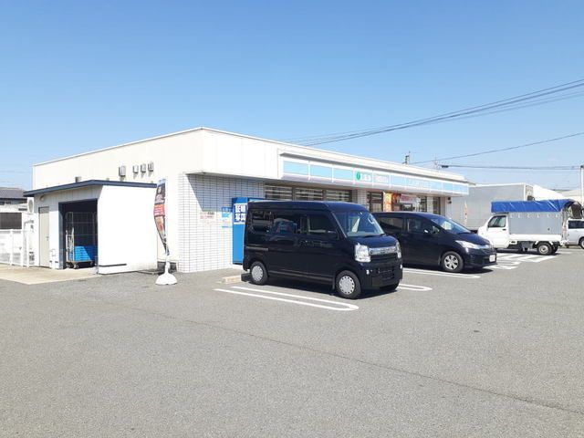 近くのローソン粕屋柚須店まで630m(徒歩8分)