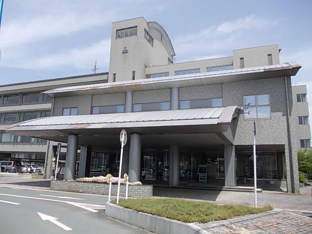 近くの穂波支所まで900m(徒歩12分)