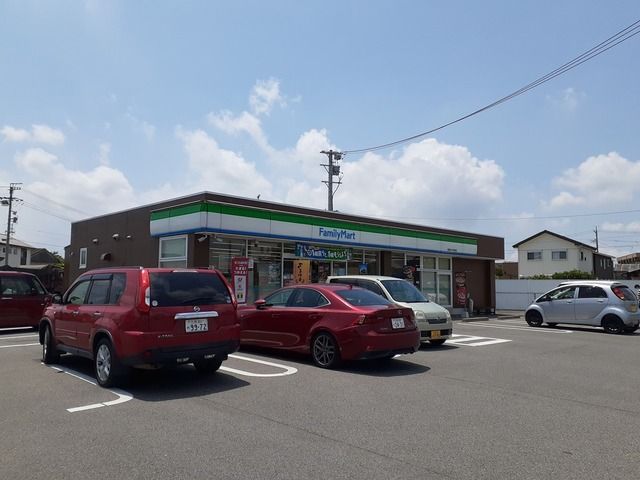 近くのファミリーマート 西尾今川町東まで200m（徒歩3分）