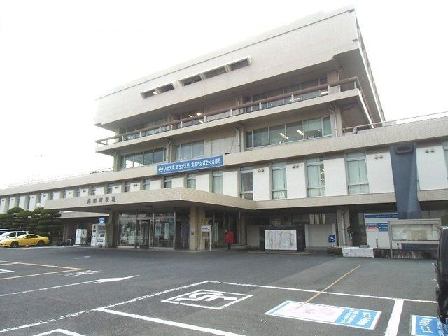 近くの苅田町役場まで1,000m（徒歩13分）