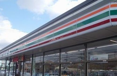 近くのセブンイレブン　兵庫太子東南店まで400m（徒歩5分）