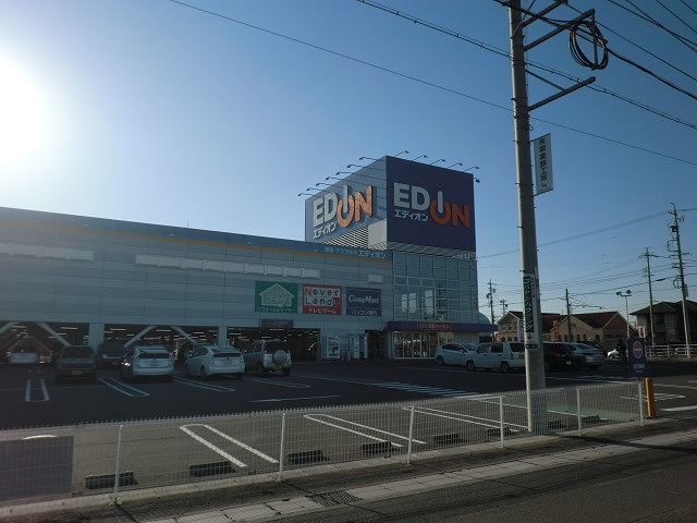 近くのエディオン桑名店まで950m（徒歩12分）