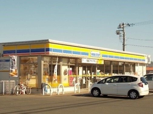 近くのミニストップ桶川小針領家店まで130m(徒歩2分)
