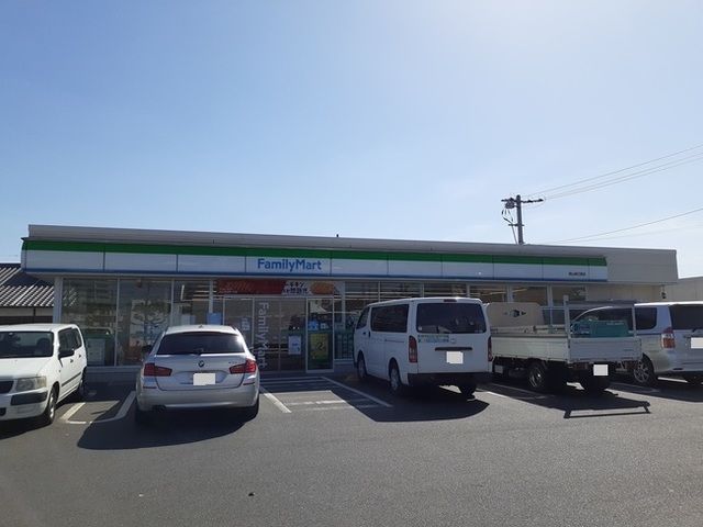 近くのファミリーマート岡山辰巳西店まで350m（徒歩5分）