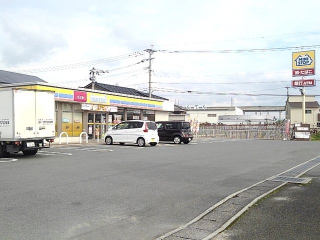 近くのミニストップ 筑後久冨店まで840m(徒歩11分)