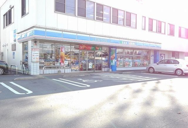 近くのローソンまで270m（徒歩4分）