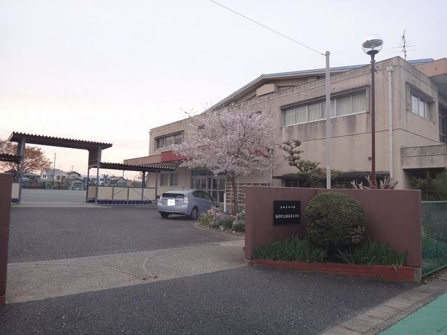 近くの扶桑町立　扶桑東小学校まで900m（徒歩12分）