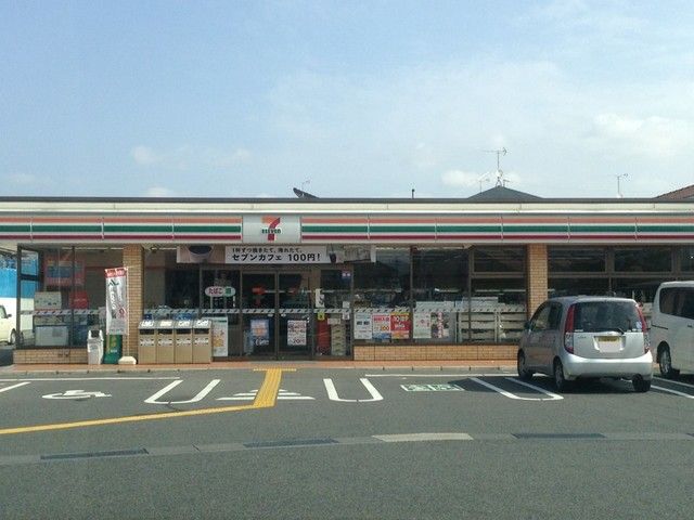 近くのセブンイレブン　大津一里山店まで750m（徒歩10分）