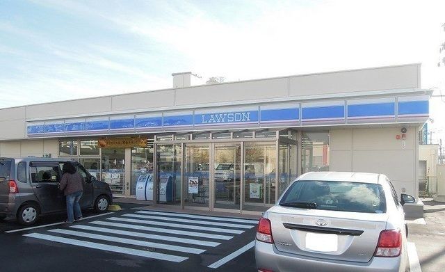近くのローソン八戸下長4丁目店まで500m（徒歩7分）