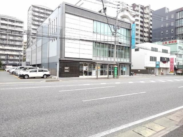近くの福岡銀行比恵支店まで450m（徒歩6分）