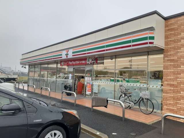 近くのセブンイレブン　愛西持中町店まで400m（徒歩5分）