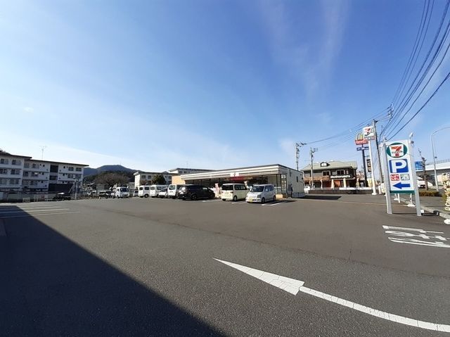 近くのコンビニまで450m（徒歩6分）