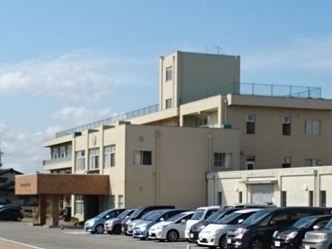 近くの蜷川小学校まで1,400m(徒歩18分)