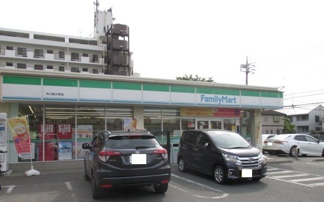 近くのコンビニまで350m（徒歩5分）