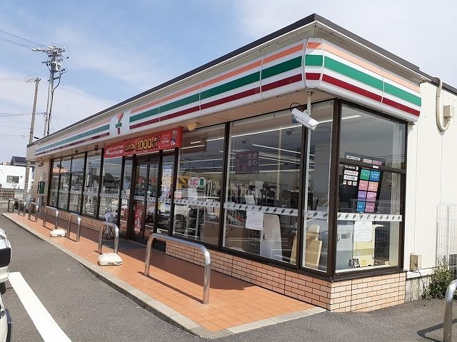 近くのセブンイレブン竹鼻町丸の内店まで450m(徒歩6分)