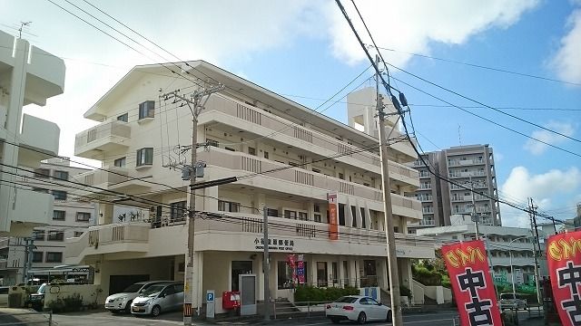 近くの小禄泉原郵便局まで770m(徒歩10分)