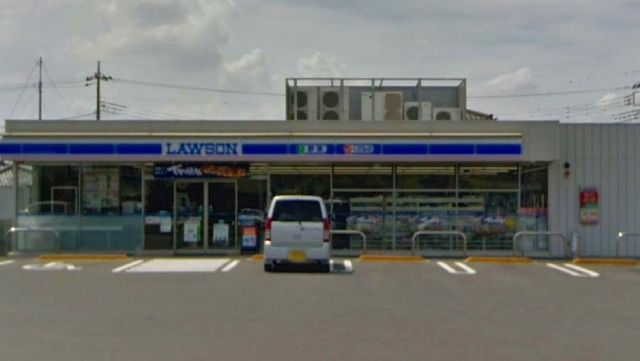 近くのローソン伊勢崎太田町店まで400m（徒歩5分）