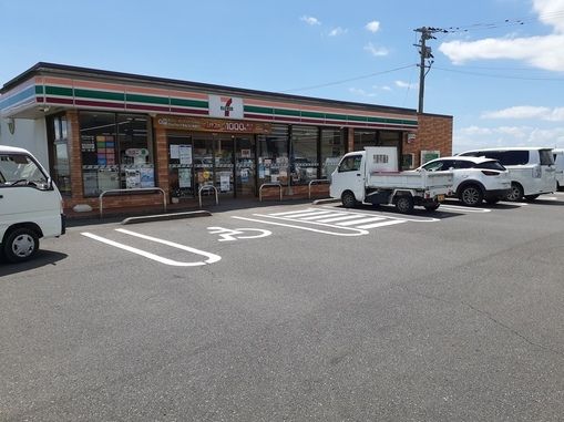 近くのセブンイレブンみやき町蓑原店まで180m（徒歩3分）