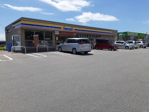 近くのミニストップみやき原古賀店まで900m（徒歩12分）