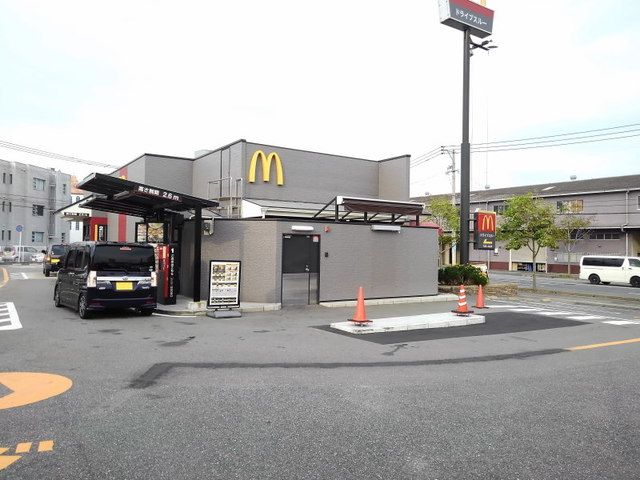 近くのマクドナルド老司店まで600m(徒歩8分)
