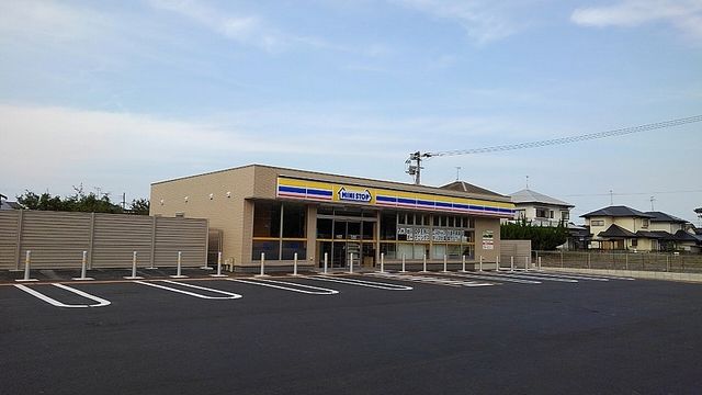近くのミニストップまで270m（徒歩4分）