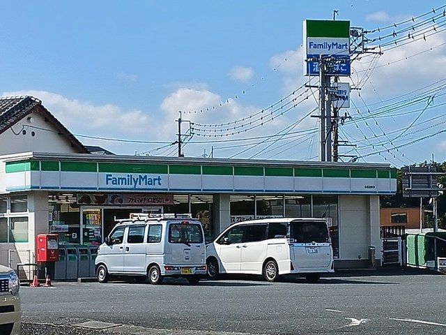 近くのコンビニまで252m（徒歩4分）