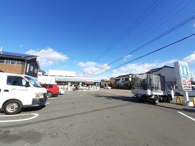 近くのローソン 高知介良乙店まで750m（徒歩10分）