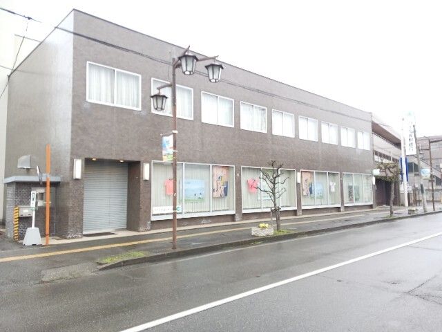 近くの八十二長野銀行篠ノ井支店まで1,300m(徒歩17分)