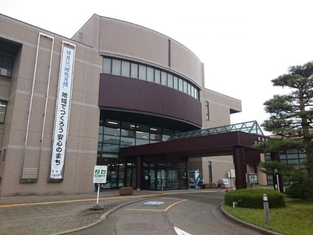 近くの新潟市江南区役所まで2,800m（徒歩35分）