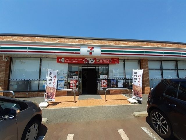 近くのセブン-イレブン 亀田曙店まで1,300m（徒歩17分）