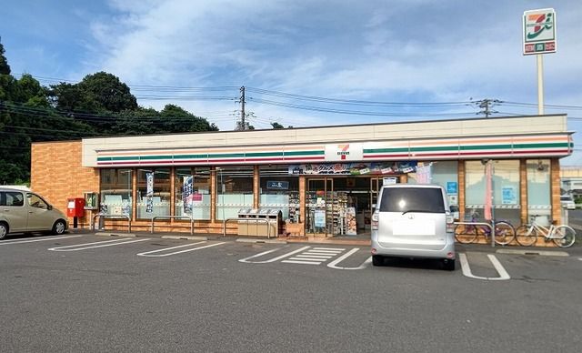 近くのセブンイレブンまで1,100m(徒歩14分)