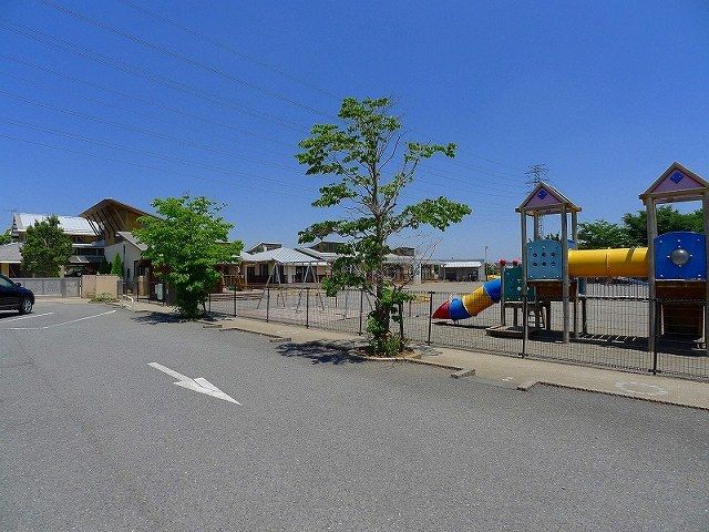 近くの鳥山保育園まで850m（徒歩11分）