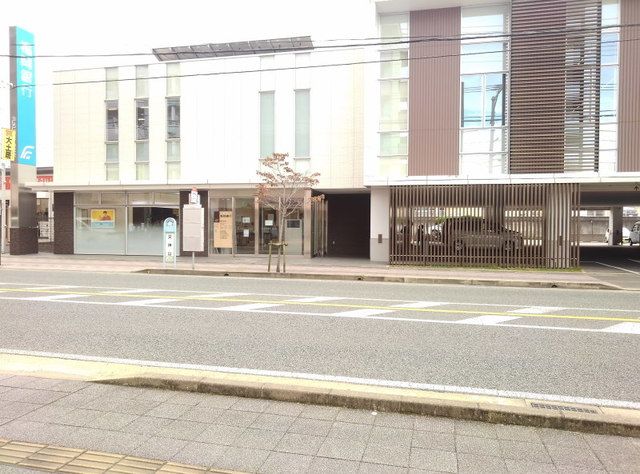 近くの福岡銀行春日支店まで450m（徒歩6分）