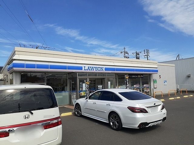 近くのローソン浜舘二丁目店まで100m(徒歩2分)