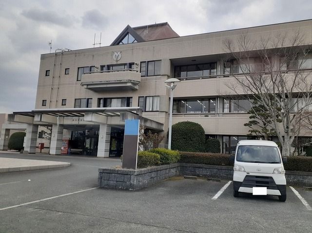 近くの桂川町役場まで1,800m（徒歩23分）