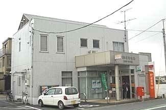 近くの川田谷郵便局まで700m（徒歩9分）