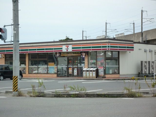 近くのセブンイレブン新潟山田店まで800m（徒歩10分）