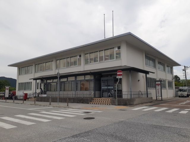 近くの篠山郵便局様まで400m(徒歩5分)