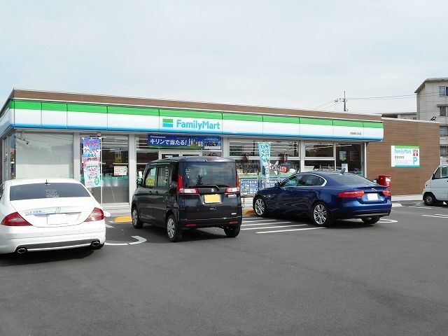 近くのコンビニまで550m（徒歩7分）