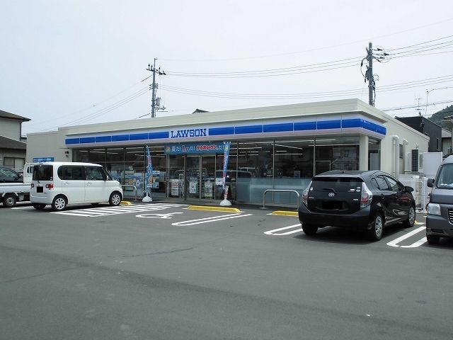 近くのコンビニまで500m（徒歩7分）