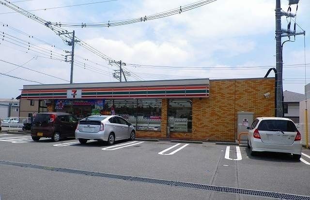 近くのセブンイレブン長泉桜堤2丁目店まで700m(徒歩9分)