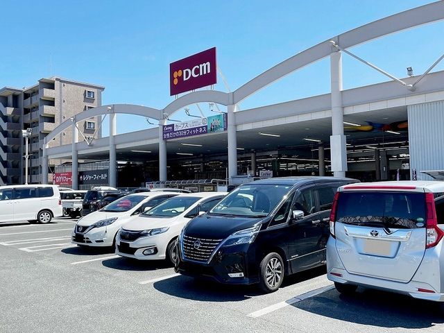 近くのＤＣＭ本山店まで450m（徒歩6分）