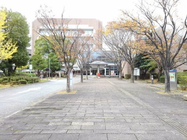 近くの春日市役所まで900m(徒歩12分)