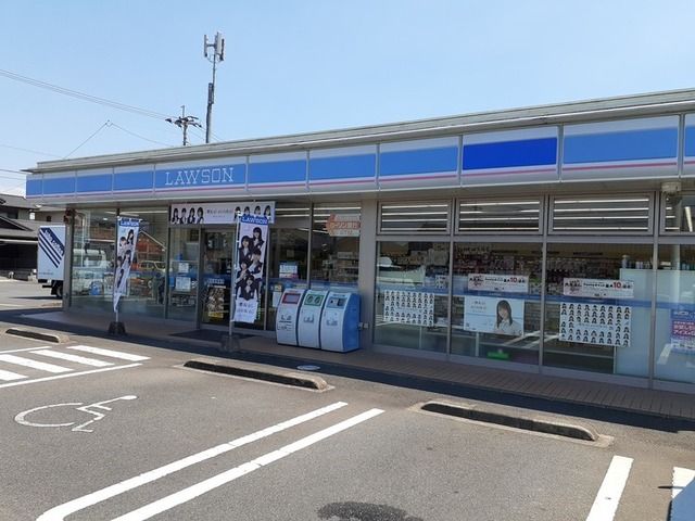 近くのローソン姶良東餅田店まで800m(徒歩10分)