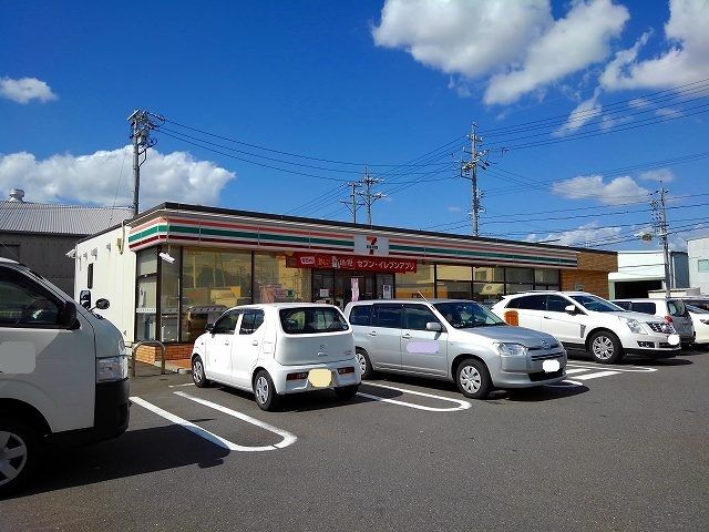 近くのセブンイレブン インター西店まで500m(徒歩7分)